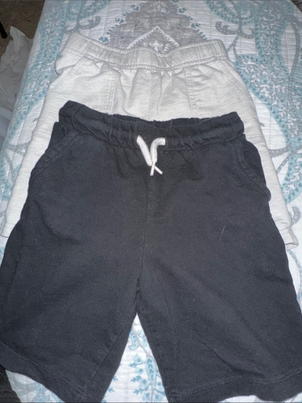 2 pairs Kids Black and Light Tan Cotton Lounge Shorts Size 5T